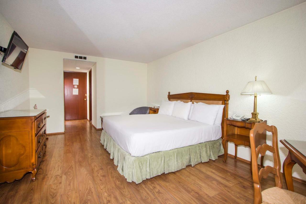 Hotel Valle De Mexico Toreo מראה חיצוני תמונה